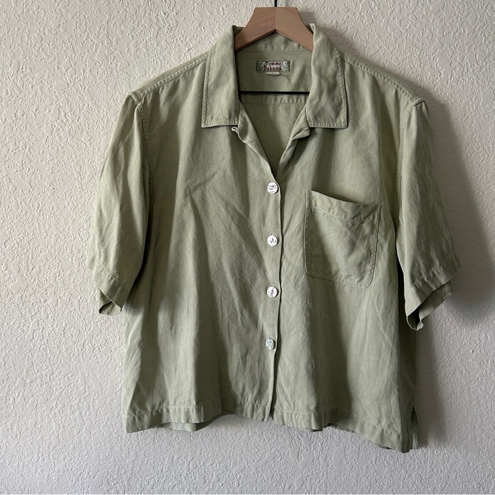 Tommy Bahama 100% Silk Camp Shirt in Sage Green —Large